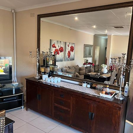 Black Diamond B&B Guesthouse Upington Buitenkant foto