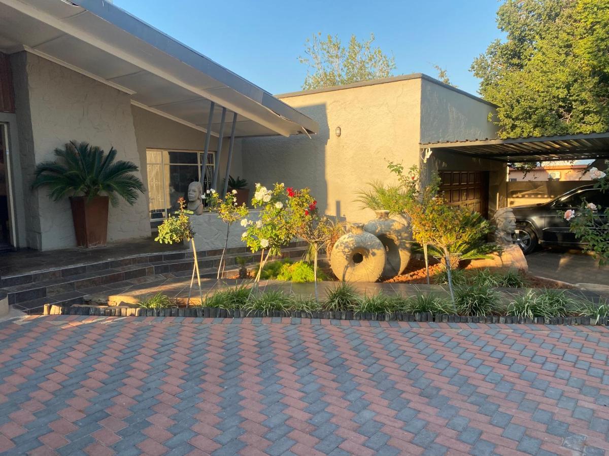 Black Diamond B&B Guesthouse Upington Buitenkant foto